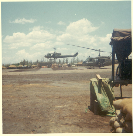 161st AHC Scorpion Gunship and Pelican Slick